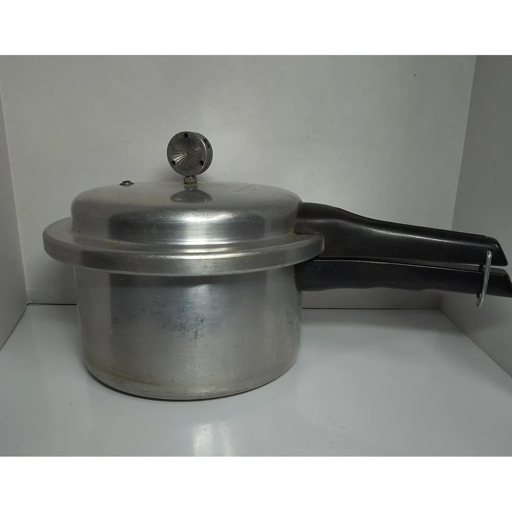 Vintage Mirro-Matic 4Qt Aluminum Stovetop Pressure Cooker‎ USA W Weights, Insert